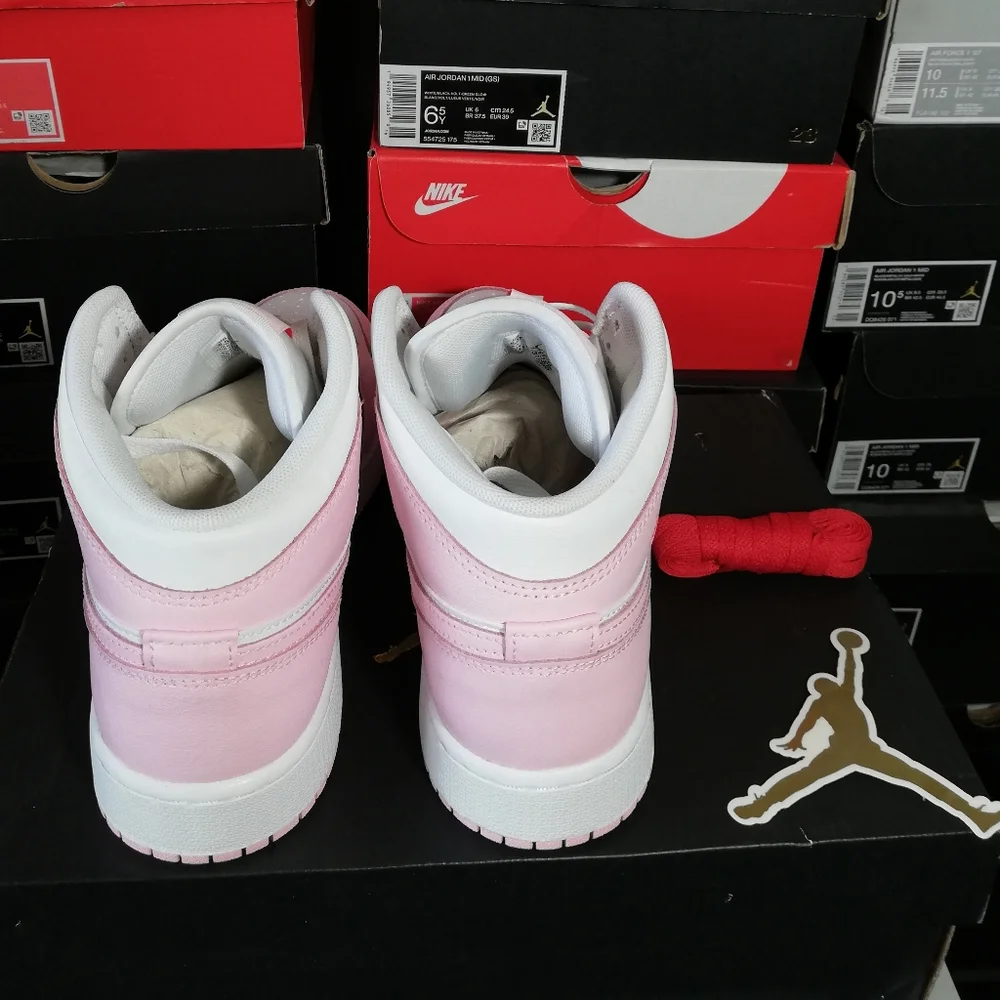 AIR JORDAN 1 MID "VALENTINES DAY" WOMEN'S US SIZE 8 BRAND NEW IN BOX - Picture 8 of 16